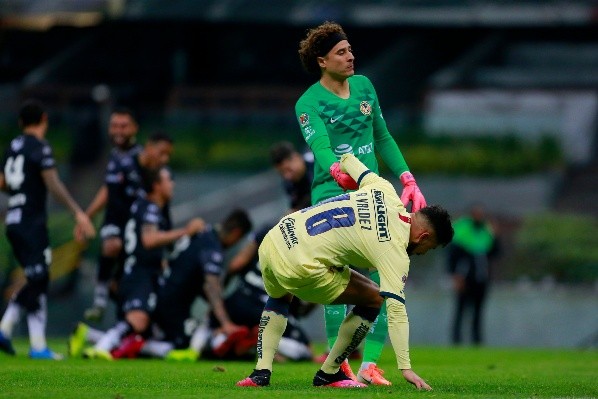 Memo Ochoa y Bruno Valdez Club América Memo Ochoa y Bruno Valdez Club América