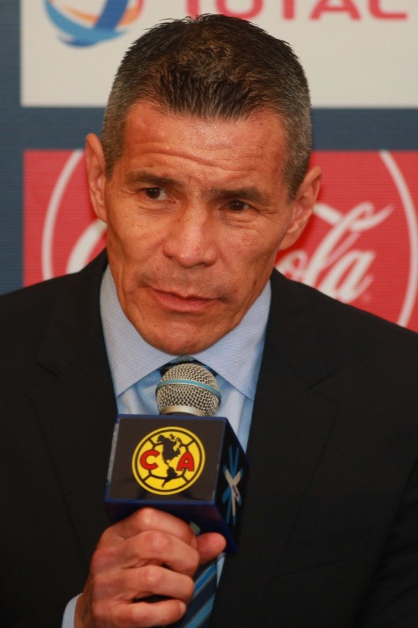 América Alfredo Tena América Alfredo Tena